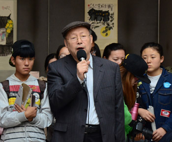 原陕西美术馆馆长、书画家陈玄先生致答谢词